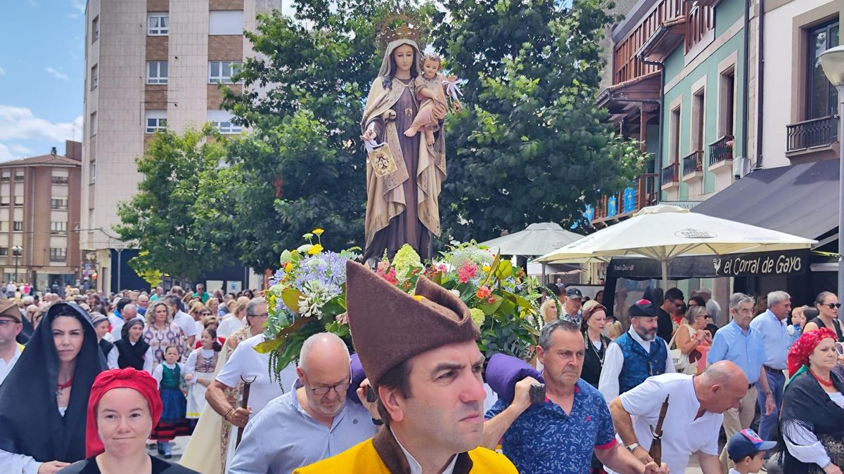 El Carmen poleso, devoción y tradición en la capital de Siero