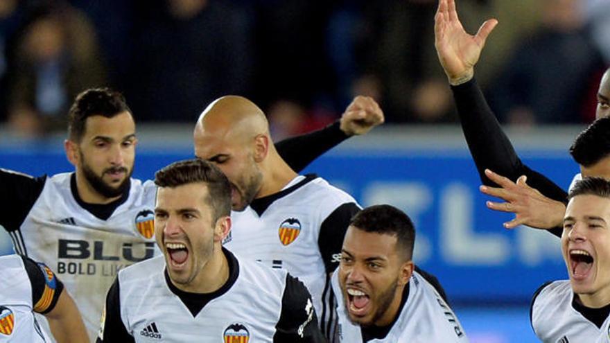 Un Valencia a por todas en el Camp Nou