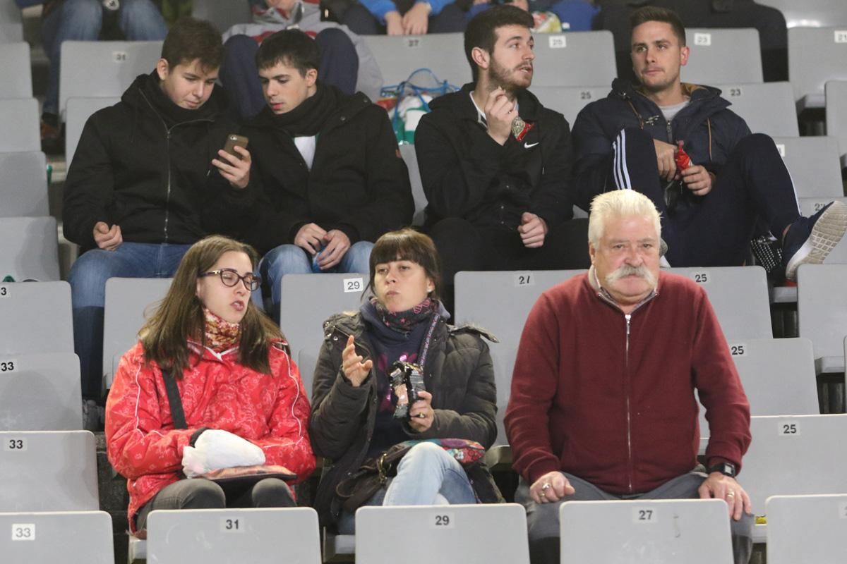 FOTOGALERÍA // El ambiente de la grada en el Córdoba-Osasuna