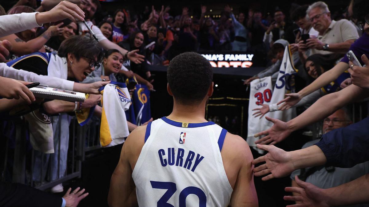 Los Suns eliminan a los Warriors y dejan en el aire el futuro de Kerr, Curry y Butler