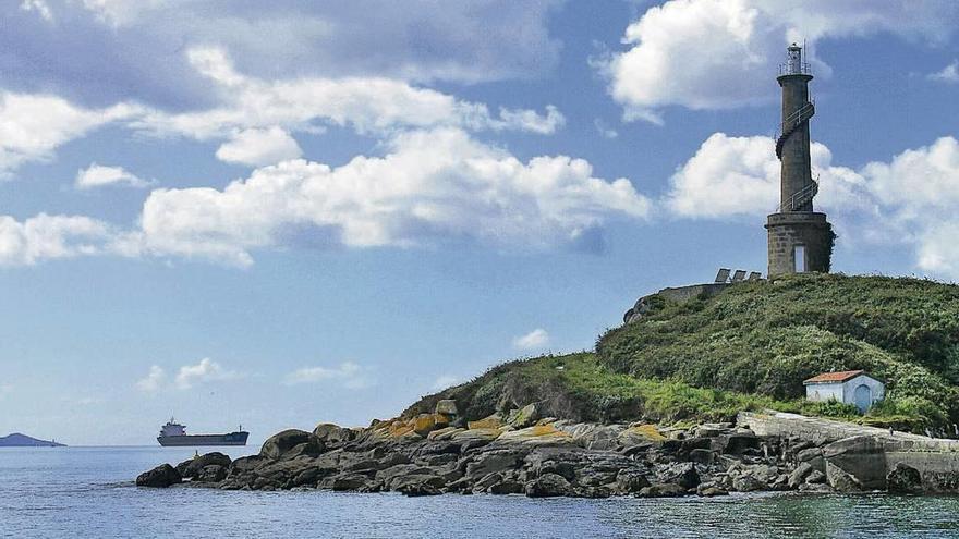 El faro de Tenlo Chico, en la isla de Tambo. // S.A.