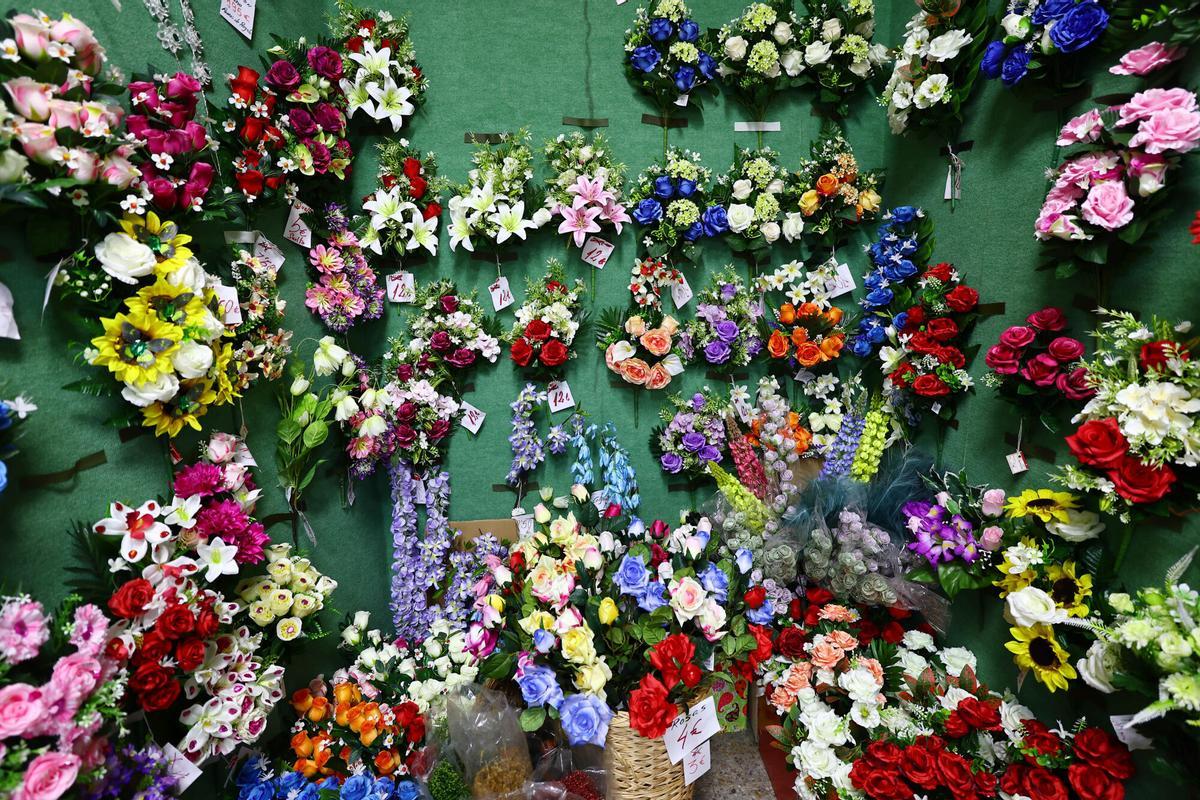 Regalos Izquierdo-Tello,  la tienda de toda la vida que dice adiós al barrio de Torrero: "Estamos aquí desde que se vendía a la antigua"