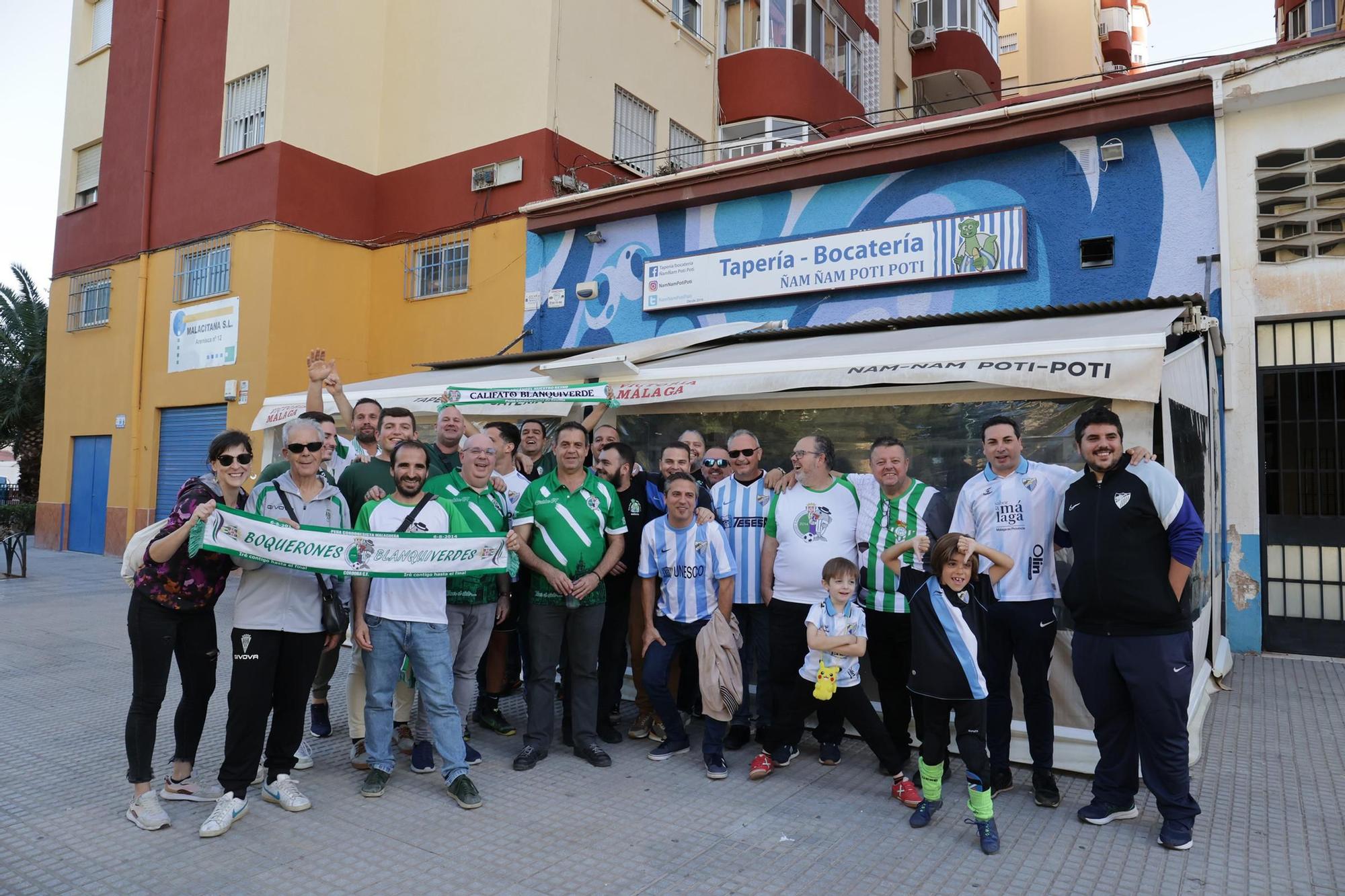 Málaga CF - Córdoba CF | Las imágenes de la afición cordobesista en el derbi en La Rosaleda