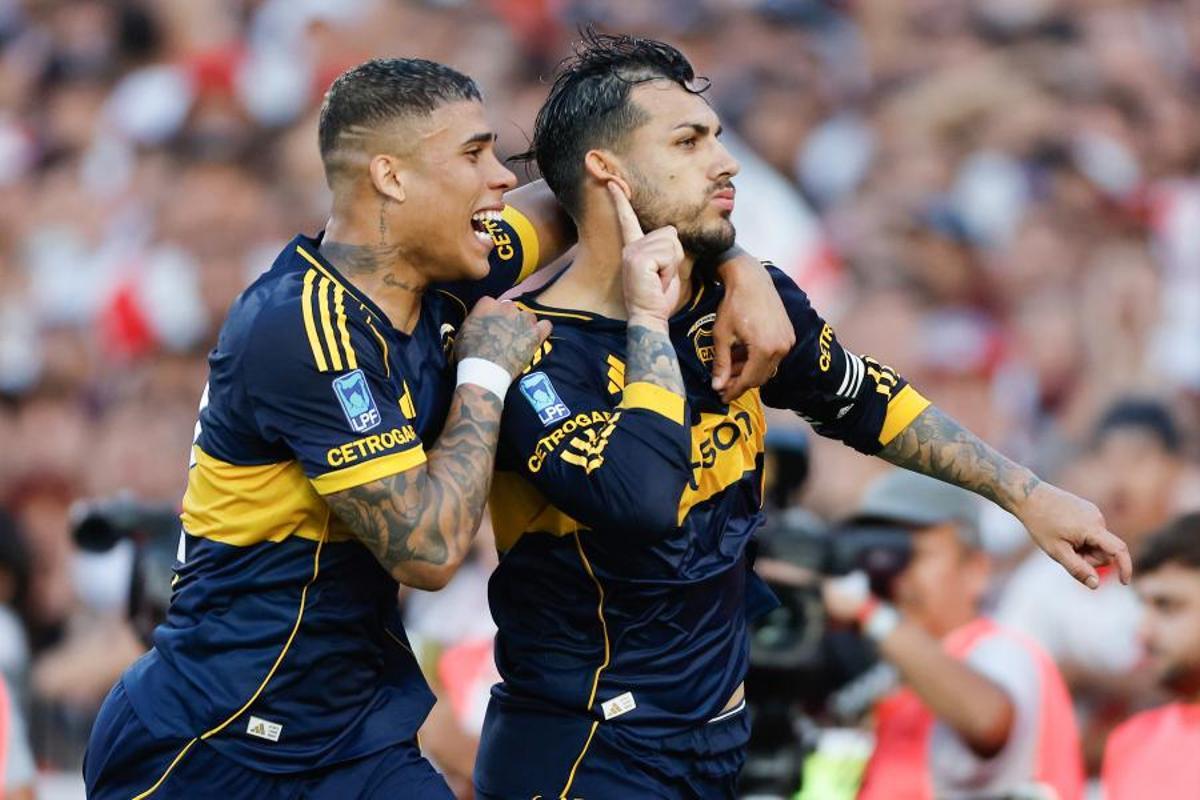 Leandro Paredes, de Boca Juniors, celebra un gol este domingo durante el River Plate-Boca Juniors en el estadio Más Monumental en Buenos Aires