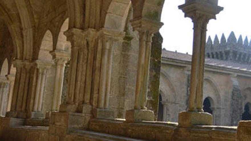 Claustro de la catedral de Tui. // Eva González