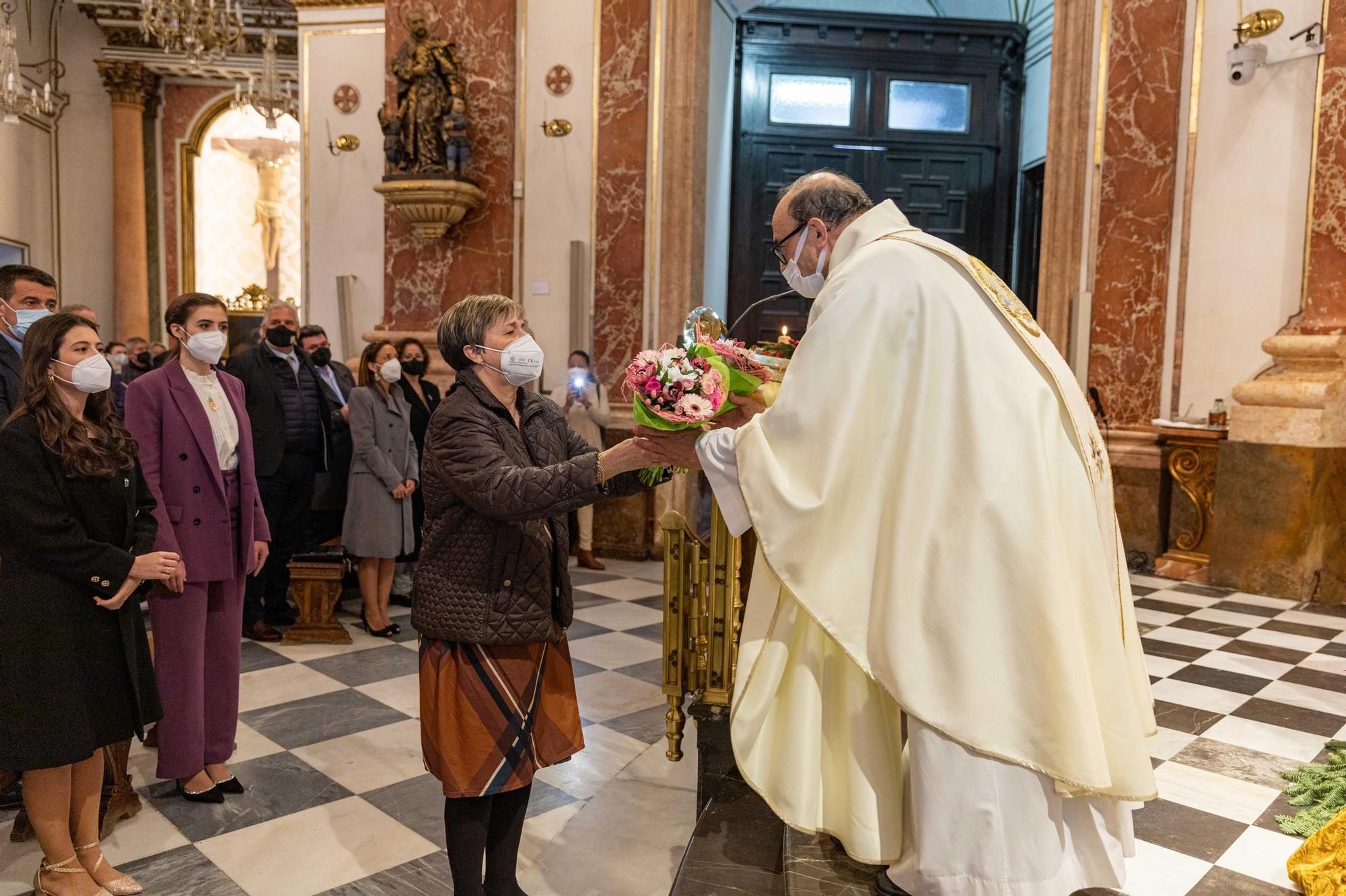 Ofrenda de las Fallas de Primera A a la Virgen de los Desamparados