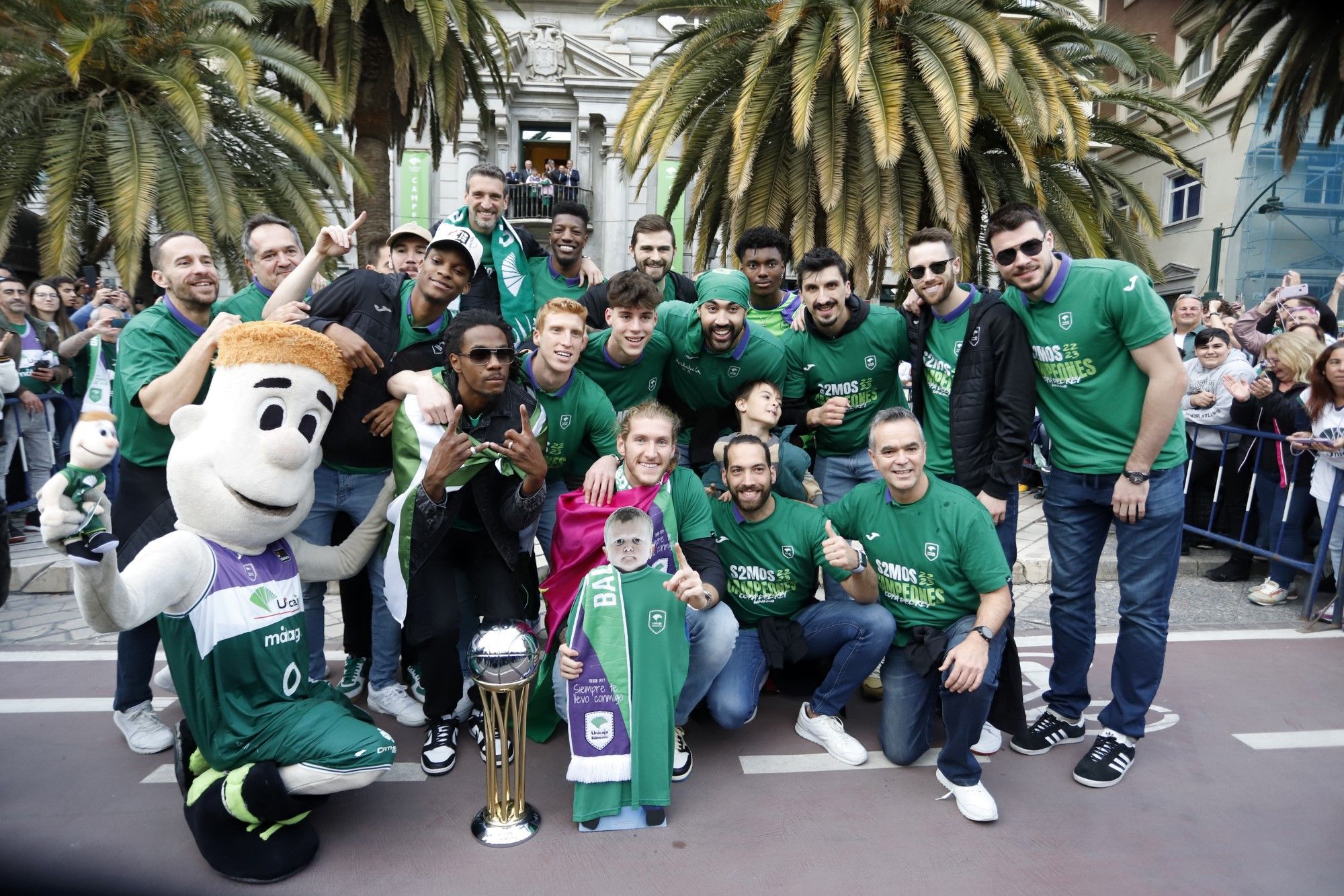 La fiesta del Unicaja, campeón de la Copa del Rey, por las calles de Málaga