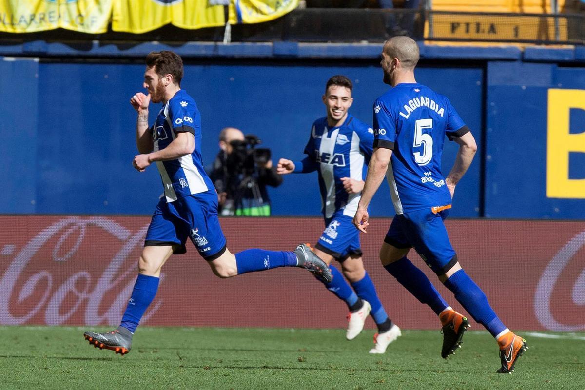 Ibai Gómez celebra un gol con el Alavés