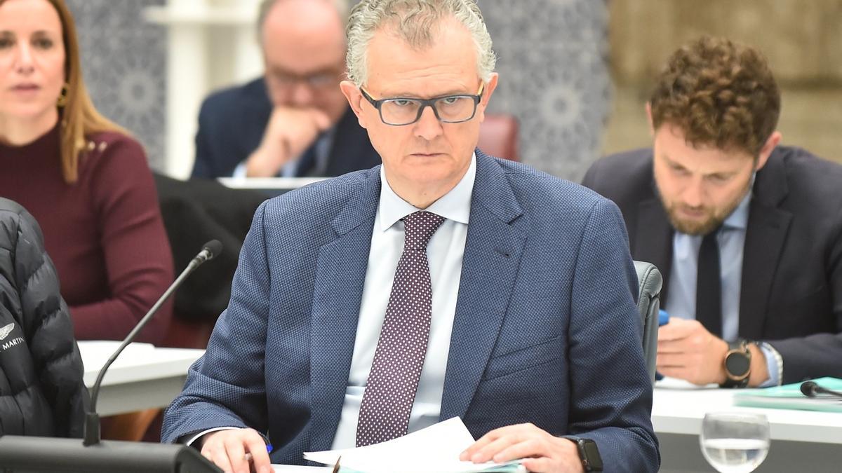 El consejero de Salud, Juan José Pedreño, en la Asamblea Regional