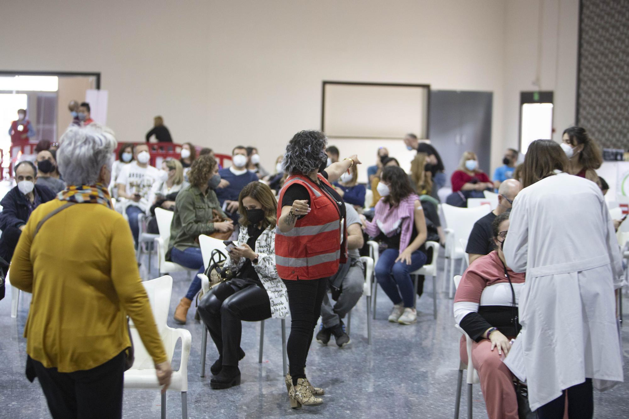 Retoman la vacunación de profesores en la Comunitat Valenciana