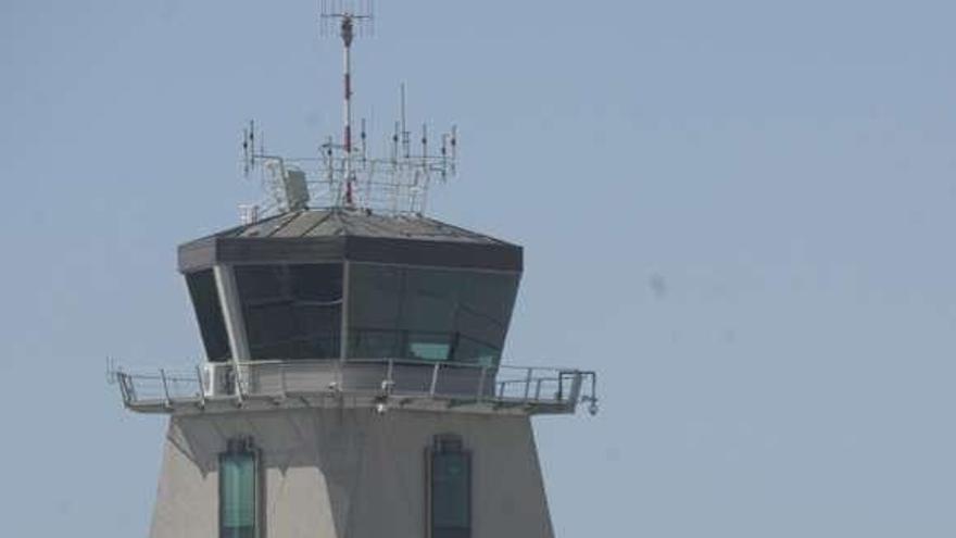 Imagen del aeropuerto de Alvedro. / eduardo vicente