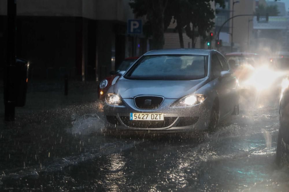 La tormenta ha complicado la movilidad dentro de la isla