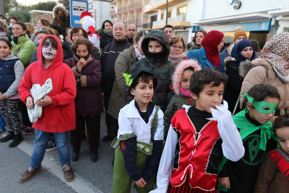 1.700 personas participan en la rúa de Sant Antoni