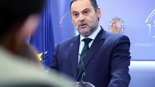 Ábalos nega al Senat que existeixi "cap trama" al voltant de les mascaretes