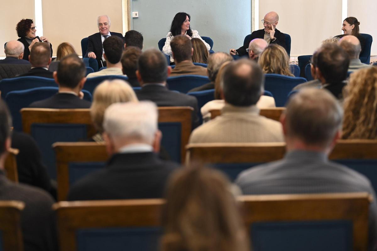 La alcaldesa de Huesca, Lorena Ordena, durante la jornada.