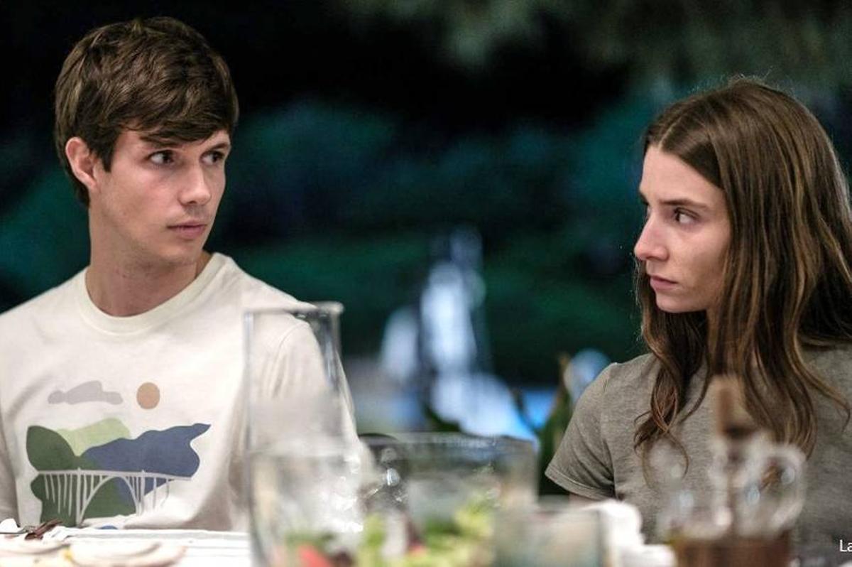 Diego Garisa y Julia Martínez en una escena de 'Subsuelo'.