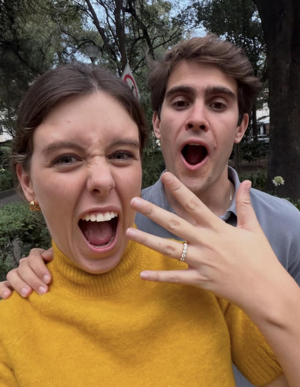 Manuela Ochoa se despide de su prometido, Pedro Cadahía