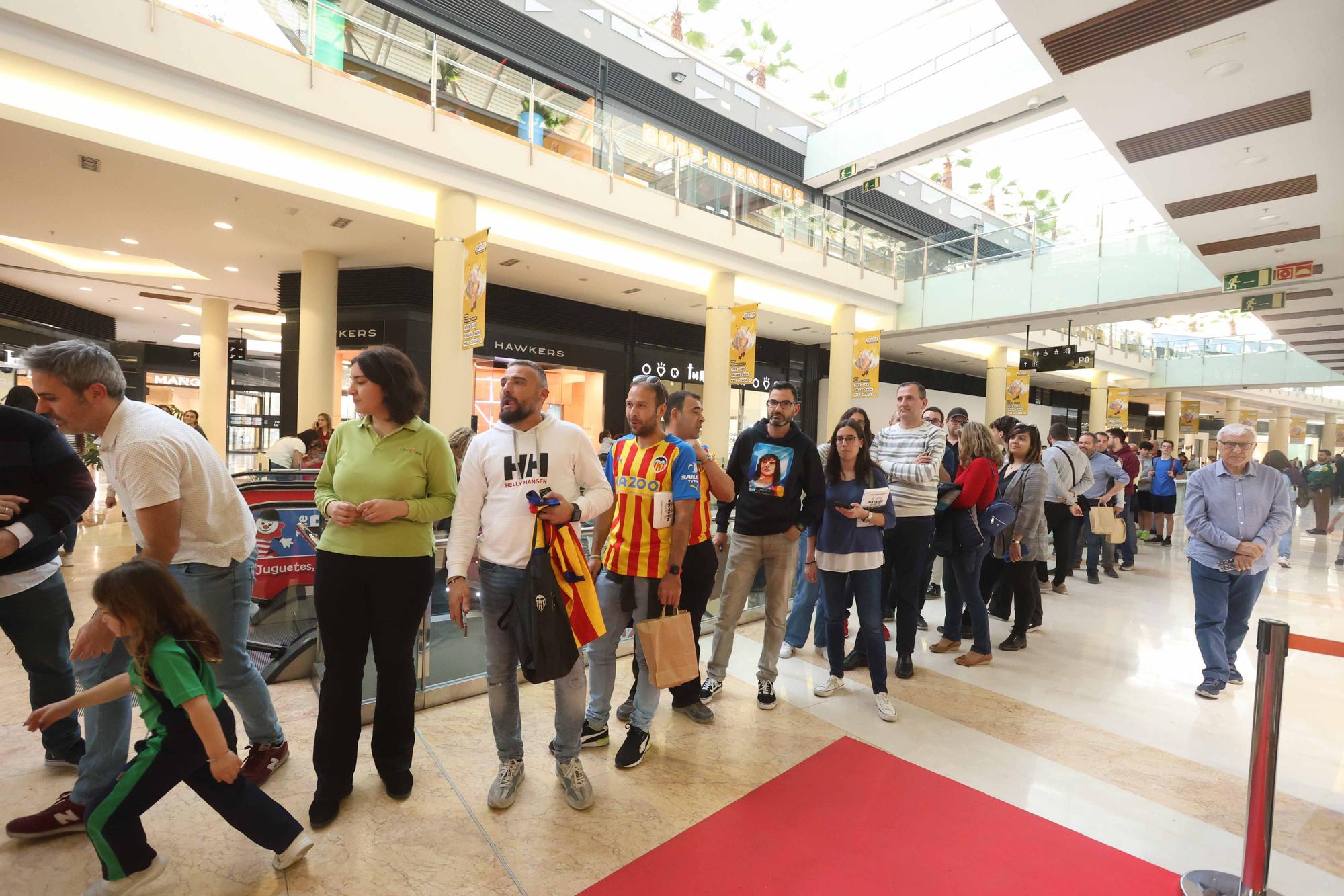 La firma de libros de Kempes en Valencia