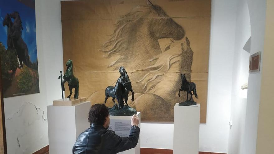 El Museo Escultor Navarro Santafé de Villena se renueva a los 55 años de inaugurarse el Oso y el Madroño