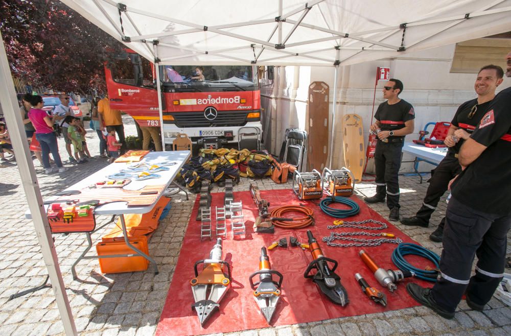 Los bomberos exhiben poderío