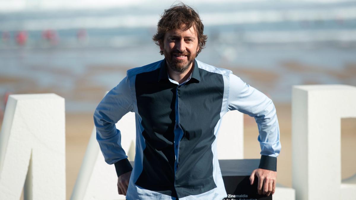 Spanish film director Daniel Sanchez Arevalo poses during the photocall of his film &quot;Diecisiete / Seventeen&quot; during the 67th San Sebastian Film Festival, in the northern Spanish Basque city of San Sebastian on September 27, 2019. (Photo by ANDER GILLENEA / AFP)