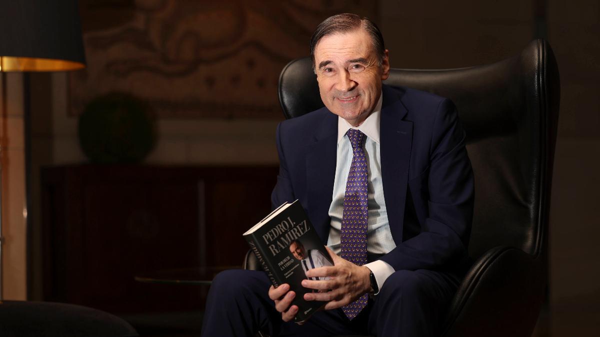 Pedro J. Ramírez: "Laporta me regaló una camiseta del Barça que ponía Pedro J., y yo me hice fotos con él y con esa camiseta."