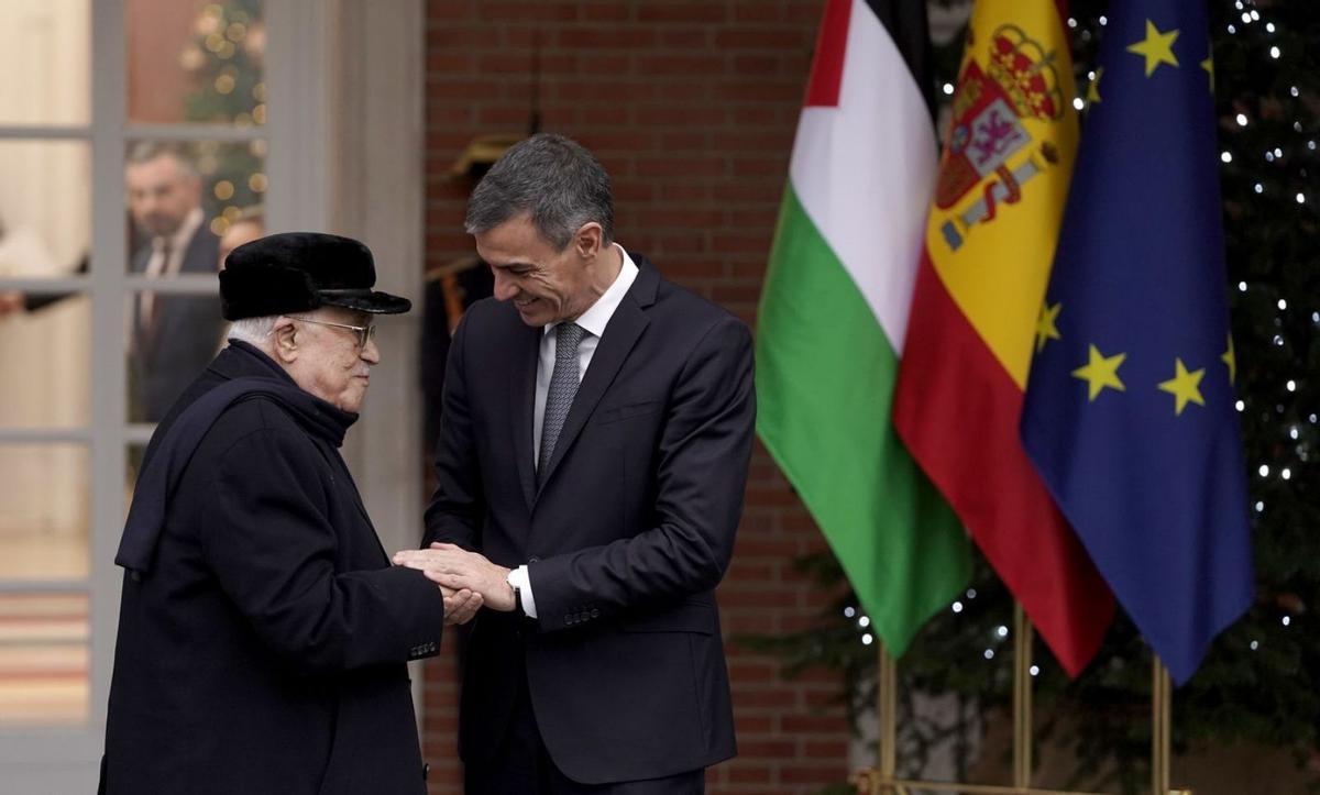 Sánchez recolza Abbàs a la Moncloa i exigeix "una pau de debò" a Gaza