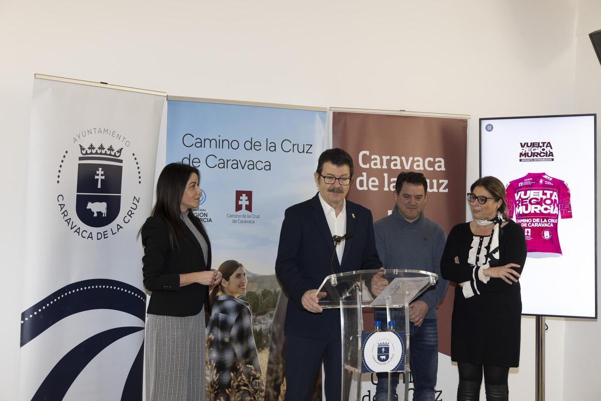 El maillot de la clasificación de los sprint especiales lucirá el lema ‘Camino de la Cruz de Caravaca’