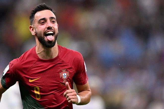 Bruno Fernandes: Ha sido el faro de una selección repleta de estrellas en la zona ofensiva. Sus asistencias ante Ghana y sus goles ante Uruguay han sido decisivos para que Portugal sellara uno de los billetes más cómodos para los octavos de final.