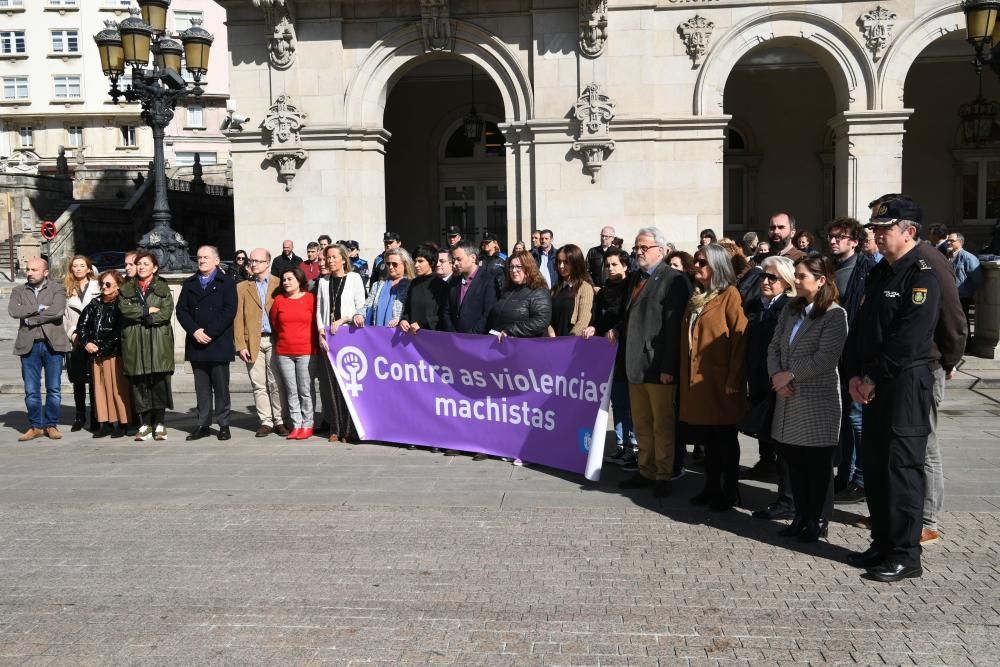 Minuto de silencio por tres mujeres asesinadas