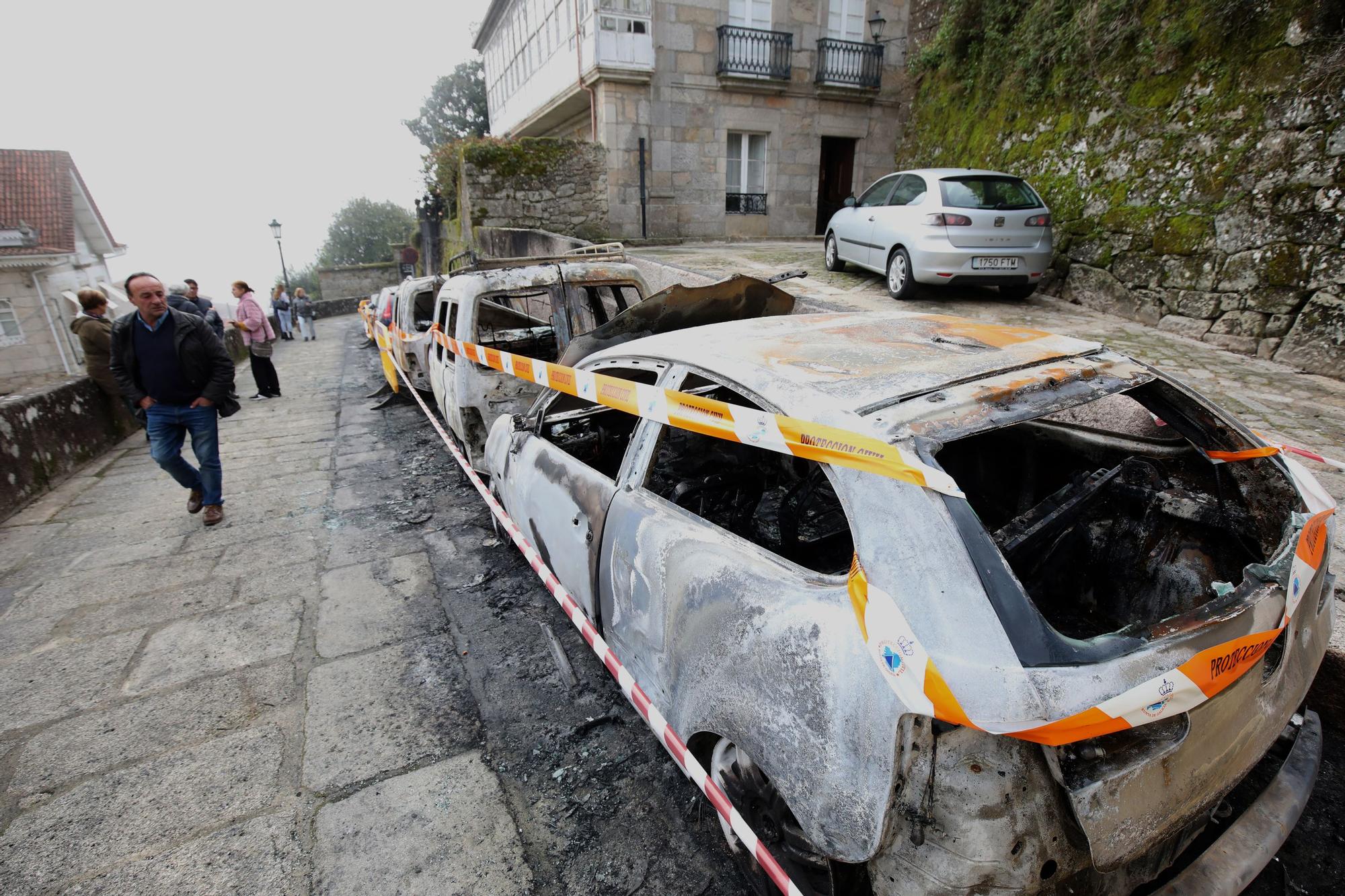 Calcinan una veintena de coches en Tui durante la madrugada.