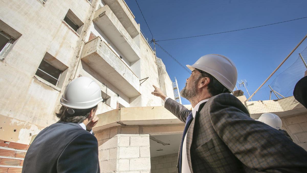 Luis Barcala ha visitado este lunes las obras en el barrio de San Gabriel de Alicante