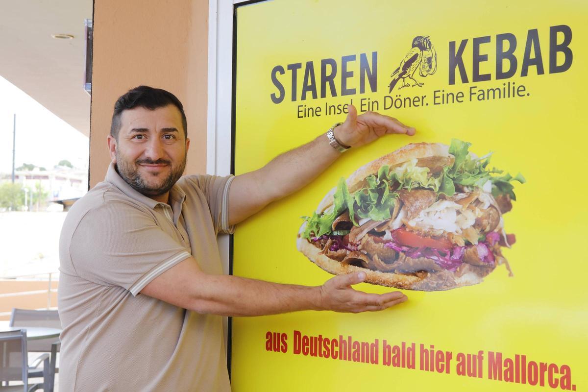 Das Lokal von Nihat Günay liegt direkt an Santa Ponças Hauptverkehrsader.