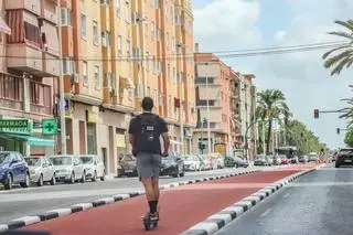 Elche pondrá multas de hasta 500 euros a los patinetes que se salten las normas