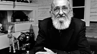 Paulo Freire, educador y filósofo: "Deberíamos preguntarnos todos los días por qué estamos aquí"