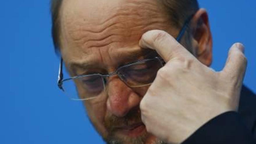 Schulz cedeix a la pressió del partit i renuncia a ser ministre d&#039;Exteriors