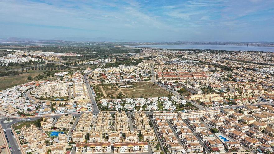El plan de Mil Palmeras para 954 viviendas más en Orihuela Costa enfrenta a los jefes de Evaluación Ambiental y Urbanismo de la Generalitat