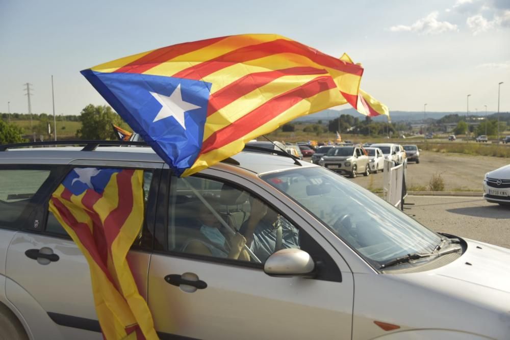 Tret de sortida de la rua cap a Lledoners amb més de 200 vehicles a l'aparcament de Menfis de Manresa