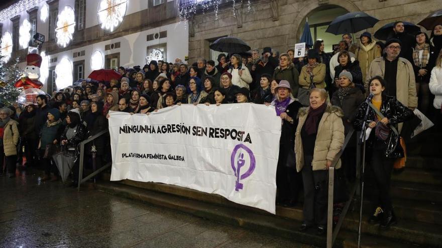 Desafío a la lluvia para protestar contra la violencia machista