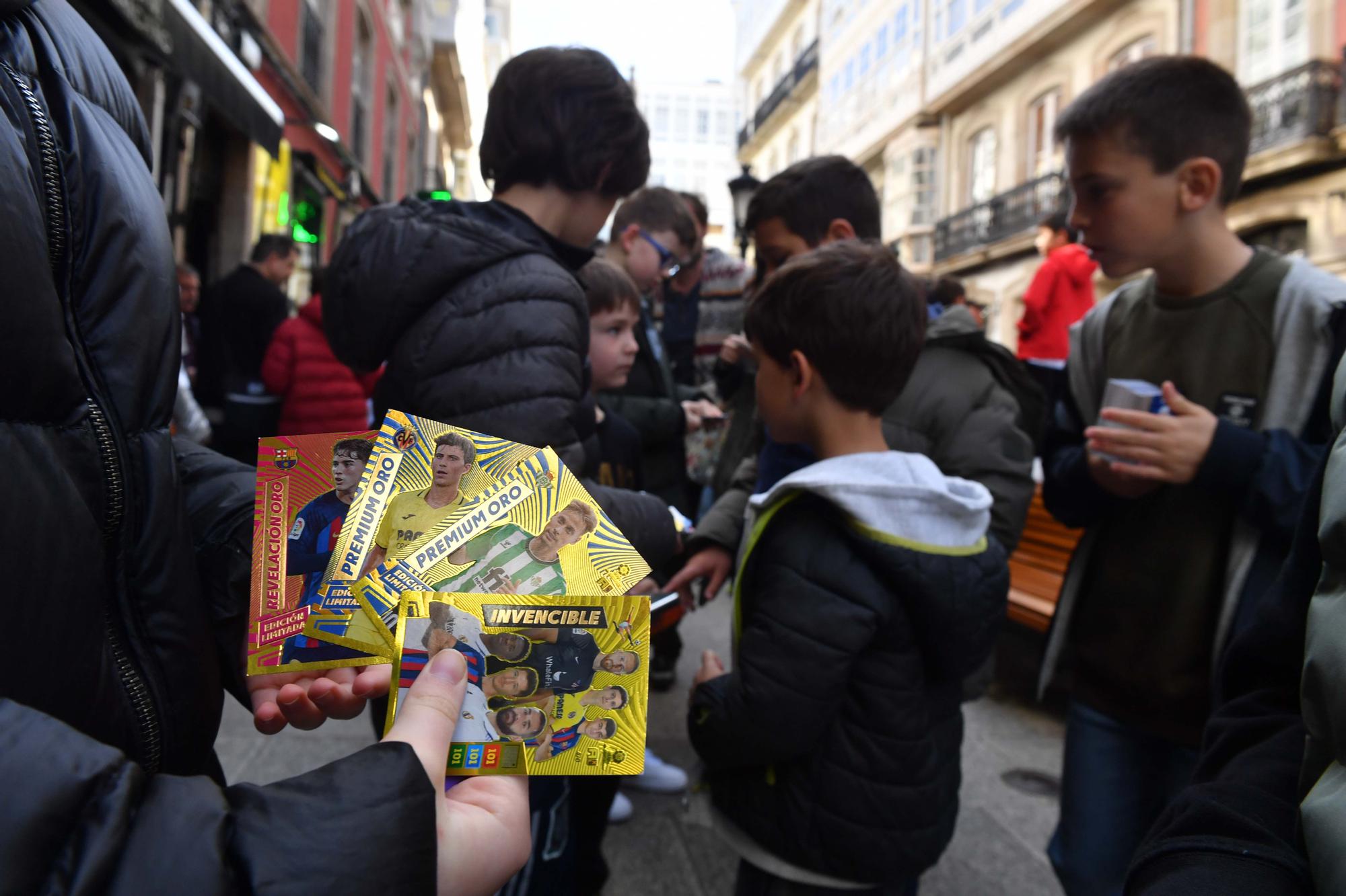 La 'fiebre' de los cromos en A Coruña