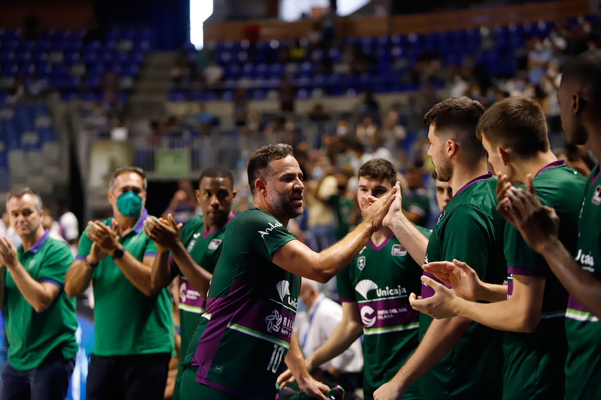 Carlos Cabezas juega su último partido con el Unicaja en el Carpena