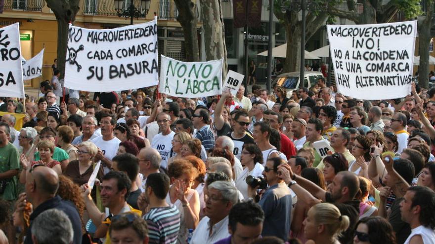 Protesta contra el vertedero proyectado en el área de Xàtiva