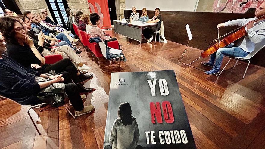 Presentacion de la novela, ayer en la Casa das Campás