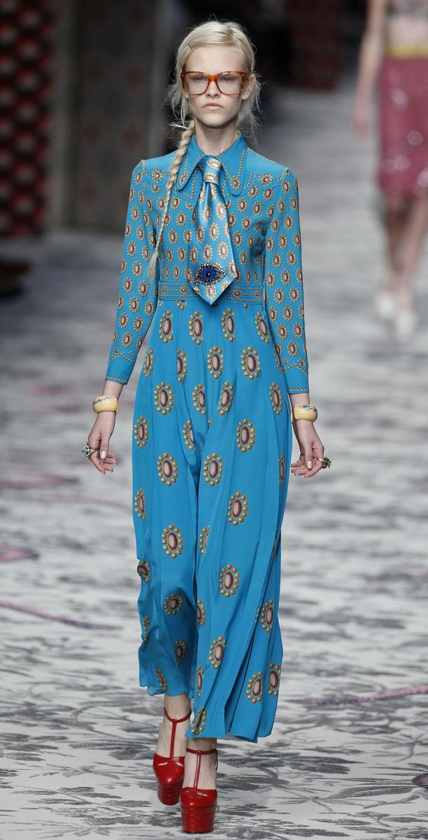 MFW: Gucci Primavera/Verano 2016, vestido azul estampado