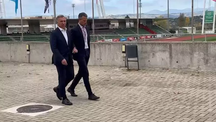 Los árbitros se incorporan a la reunión de los entrenadores