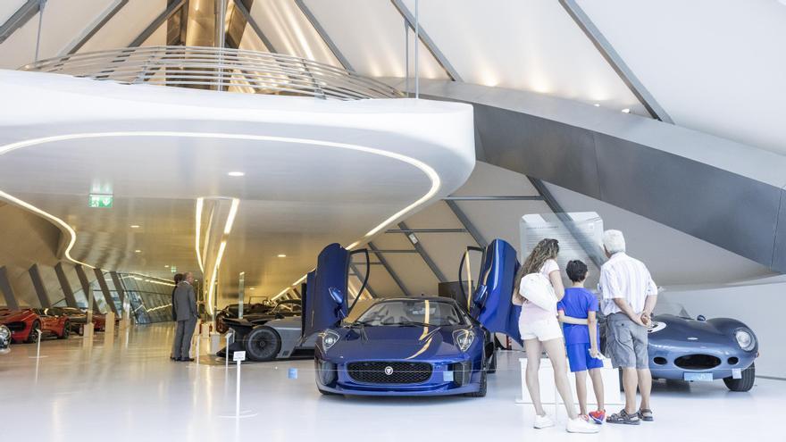 Más de 130.000 personas han visitado el espacio de la Fundación Ibercaja en el Puente Zaha Hadid desde su inauguración este año.