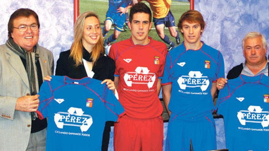 Bestard y Pérez presentaron las equipaciones que lucirán las selecciones sub´18.