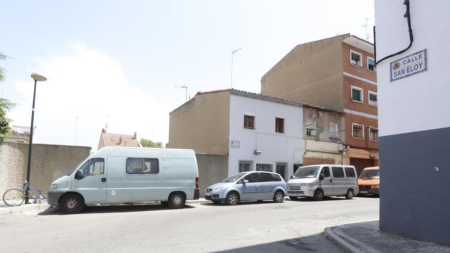Apalean a un padre en Zaragoza que iba con un recién nacido en una pelea de tráfico