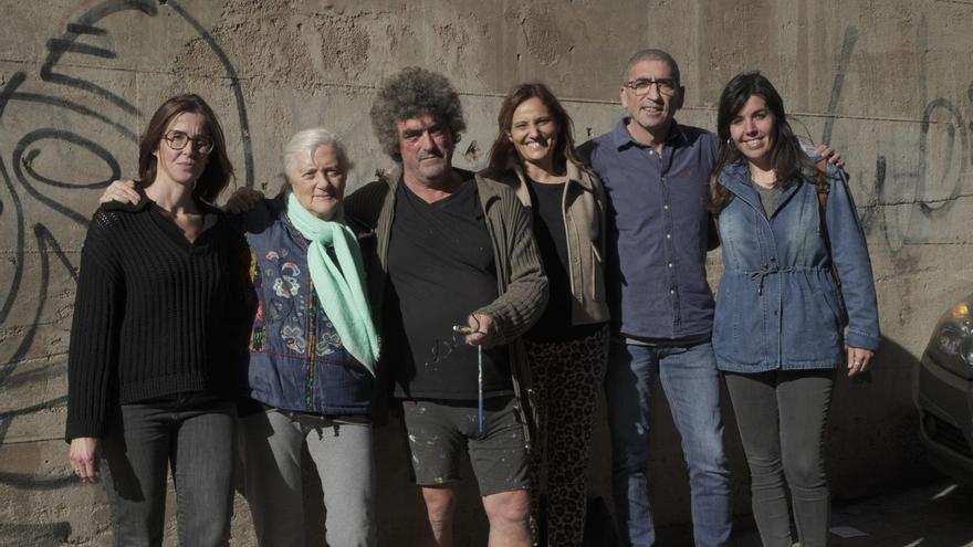 El barri de les Escodines de Manresa homenatja les persones grans amb un gran mural