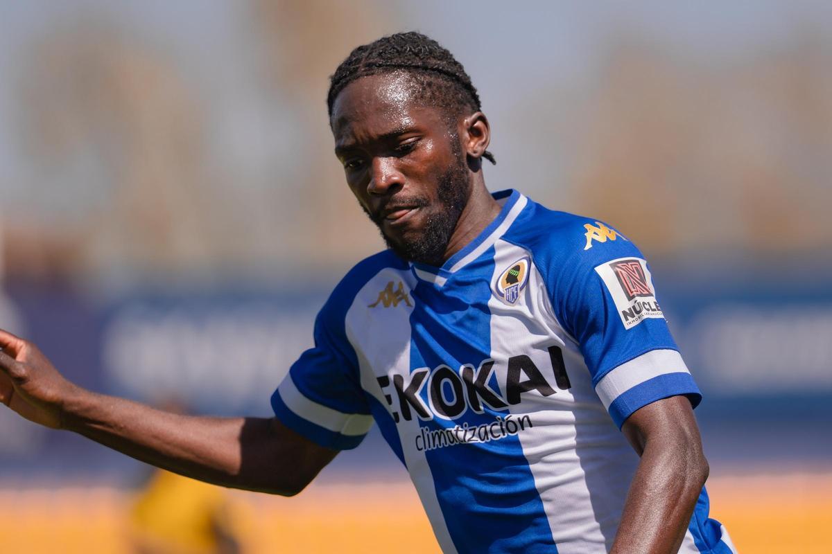 El centrocampista del Hércules Ben Hamed, durante un partido de liga esta temporada.